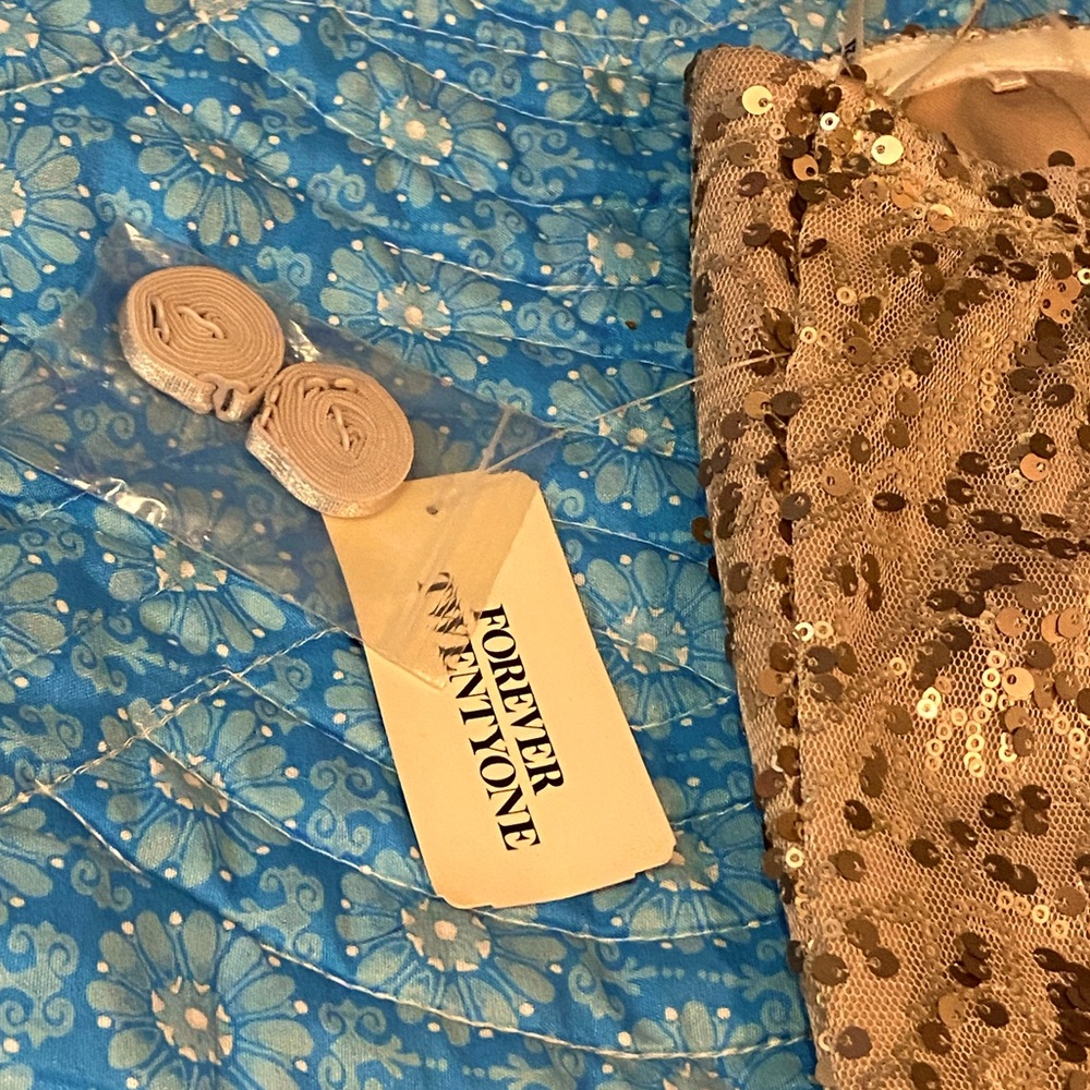 $10 dress sale! NWT Forever 21 gold sequin cocktail dress,lined stretch mesh,M - Picture 7 of 10